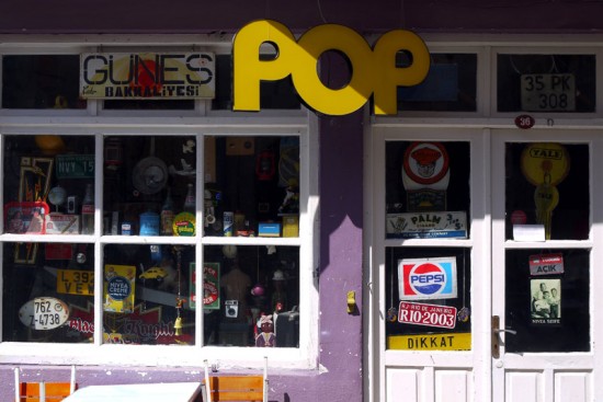 Alaçatı, pop store window
