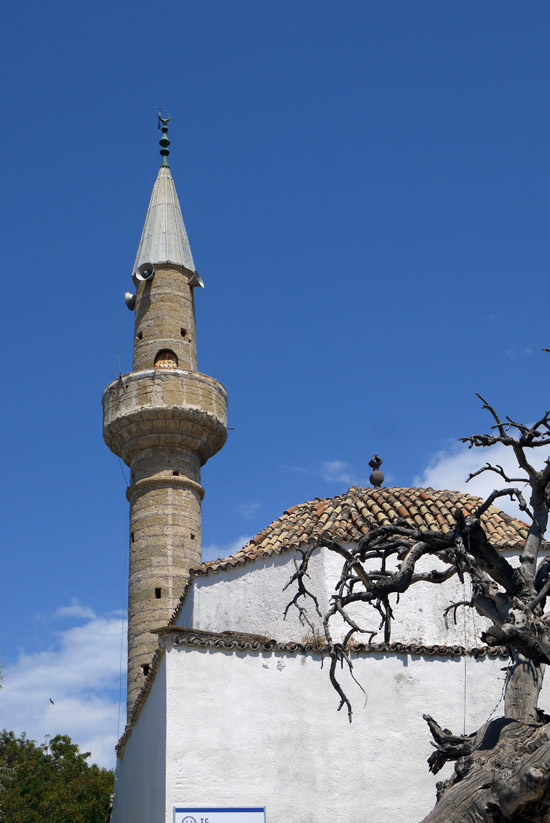 Alaçatı, mosque