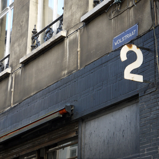 Antwerp, wolstraat detail