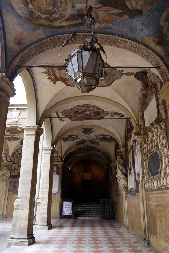 Bologna, fresco on arcade