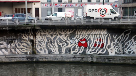 Brussels, 'Artiste à la con' street art
