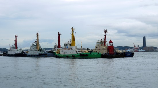 Mojiko, boats