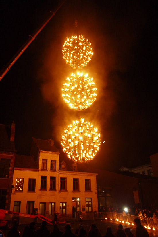 Mons 2015, installation de feu