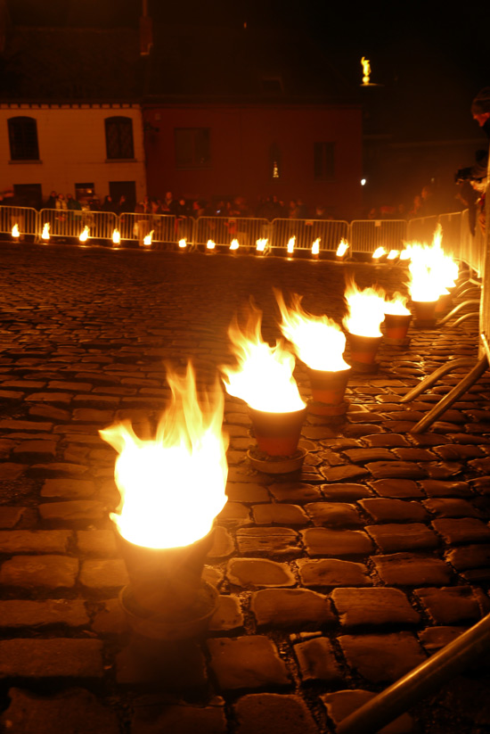 Mons 2015, installation de feu