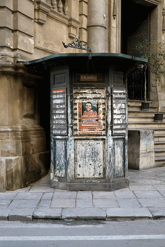Palermo, abandonned kiosk at Quattro Canti